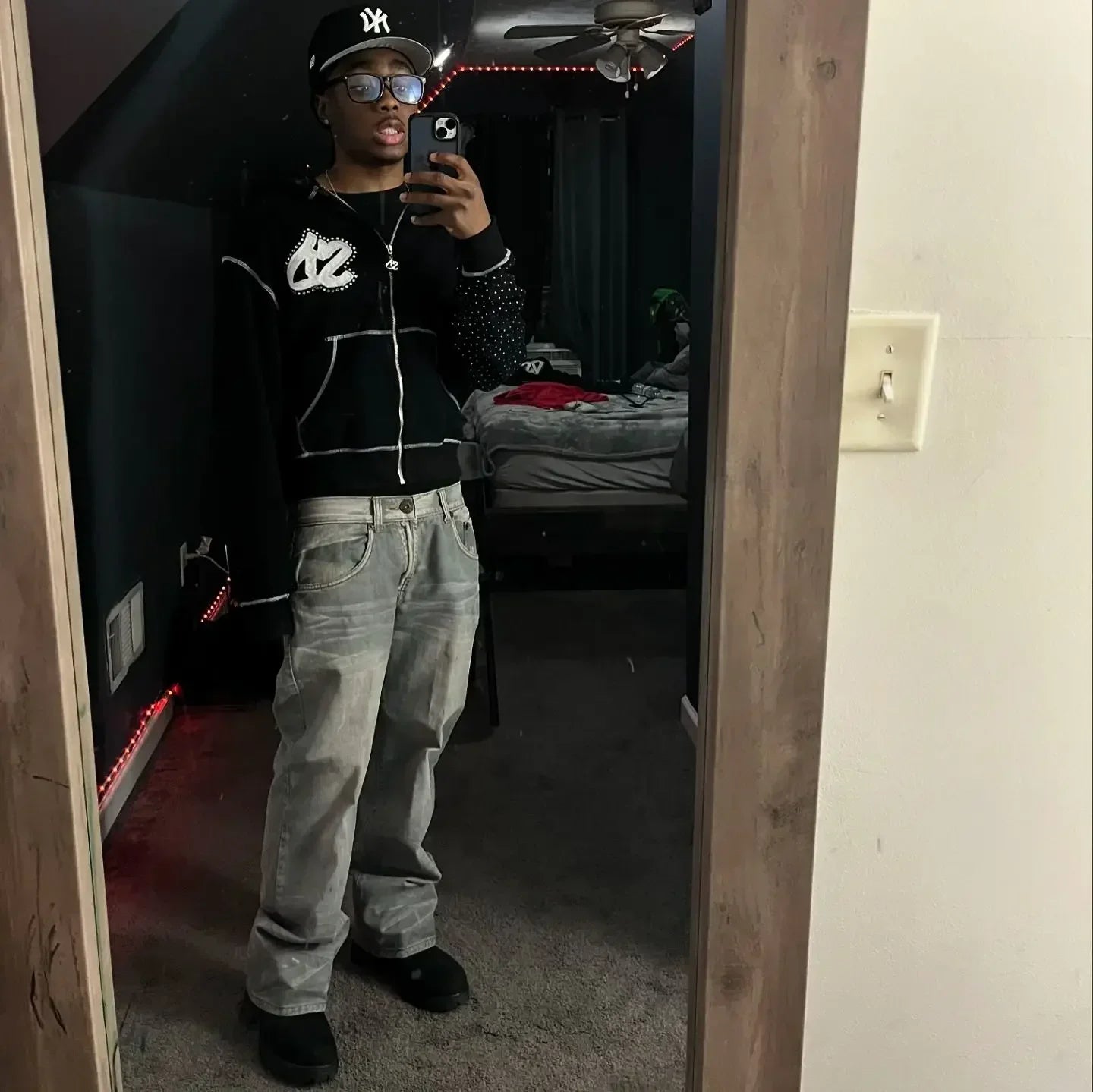 Sa736d3a1b9b940088f131b393d954b11O